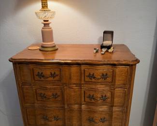 Beautiful Chest of Drawers.  Set has dresser/mirror, night stand, taller chest and Queen bed