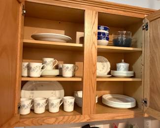 Set of Pastel Bouquet Pattern Corelle Dishware