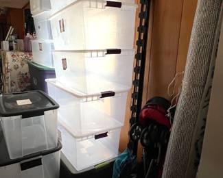 Plastic Bins with Lids 