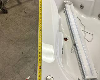 Mansfield Corner Jet Bathtub