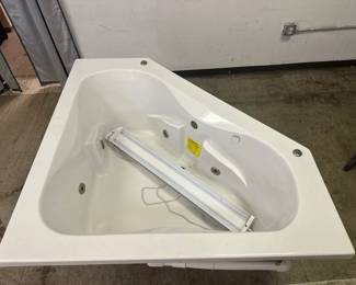Mansfield Corner Jet BathtubMansfield Corner Jet Bathtub
