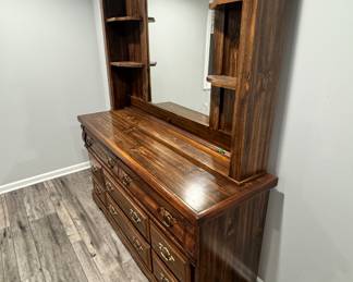 Complete bedroom set. Dresser with mirror