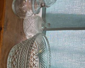 Glassware. Crystal, cut and pressed glass