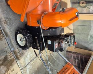 "Mark Master" 5 speed 24" snowblower w/ Tecumseh engine and electric start