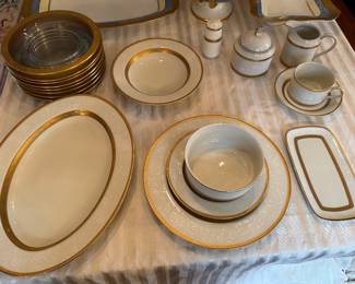 Vintage Mikasa Antique Lace 6 Piece Place Set. Plus Service