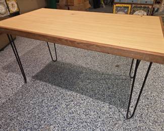 Hairpin leg table