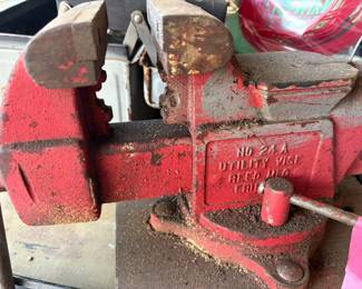 No 24A Utility /vise Vintage