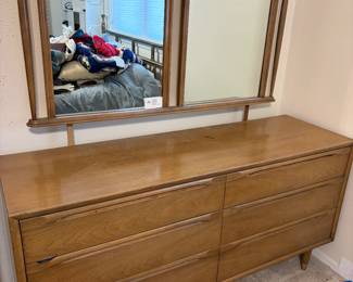 Vintage Dresser 6 drawer dresser with accompanying twin mirrors in classic MCM style. Clean, drawers slide easily