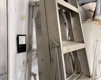 Several sizes in ladders