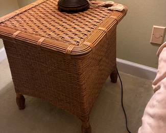 77 58.00 Wicker night chest 21x21x22