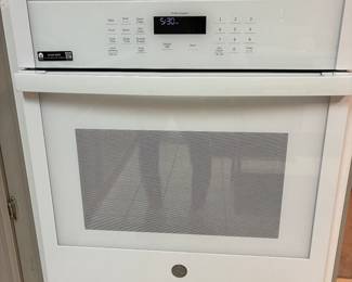 34 250.00 GE electric stove oven - gently used look