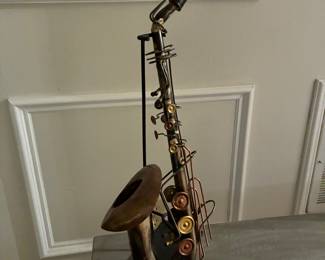 18 58.00 Sculpture Saxophone 23H with stand