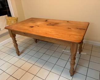 35 400.00 Pine table vintage 60Wx35Dx31H