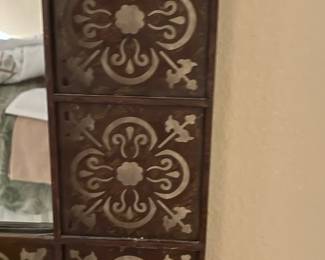 89 60.00 Iron open work mirror 25x38