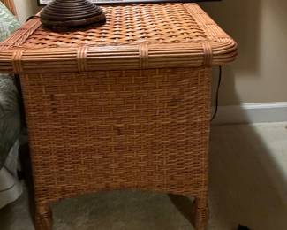 79 120.00 Pair of bamboo night stands 18Wx12Dx23H