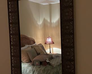 89 60.00 Iron open work mirror 25x38