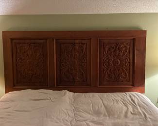 71 300.00 Indonesian headboard 80x36 - could a make a door
