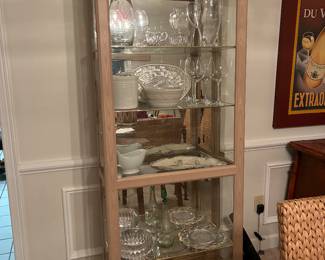 30 150.00 Bleached style curio 28 X 12 X 76 with light - 5 shelves