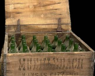 ANTIQUE PROHIBITION Muehlebach BEER BREWERY BAR WOOD BOX CRATE & Bottles Kansas City
