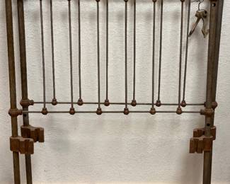 Antique Metal Child’s Bed / Headboard & Footboard 