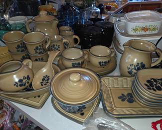 Vintage Pfaltzgraff Folk Art Dinnerware set