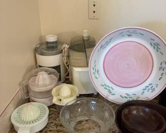 Juicers and pasta bowl