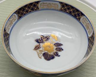 Vintage Japanese gold Imari porcelain handpainted bowl