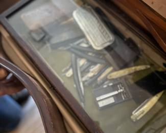 STRAIGHT EDGE RAZORS 