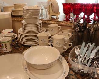  Pfaltzgraff "Poetry" dinnerware