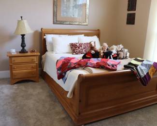 Queen Oak Sleigh Bed