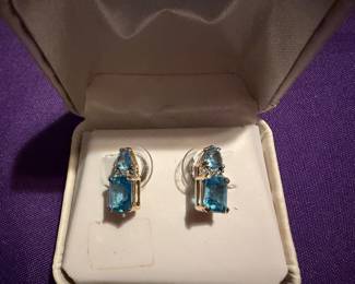 10K Gold Blue Topaz