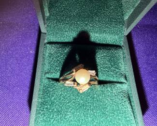 10K Gold Pearl Ring