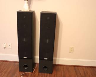 pair of Sony SS-MF600H 3-way floor-standing tower speakers