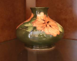 Moorcroft Pottery Vintage Hibiscus Flower Vase