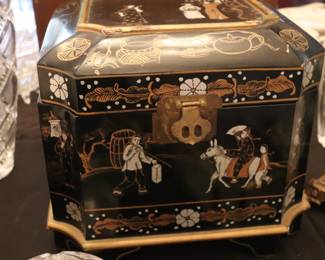 Chinoiserie BLACK LAQUARED Decorated Hinged Box