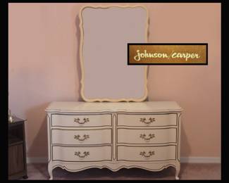 Johnson Carper Dresser with Mirror 