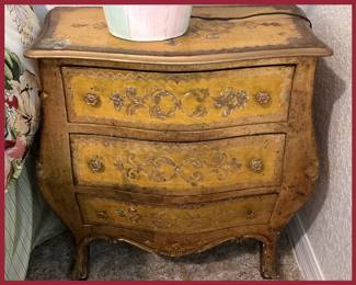 Small Italian Bombe Chest