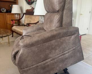 Brand new reclining lift chair, never used