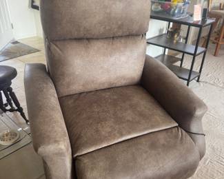 Front view reclining lift chair