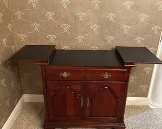 bar cabinet - traditional 