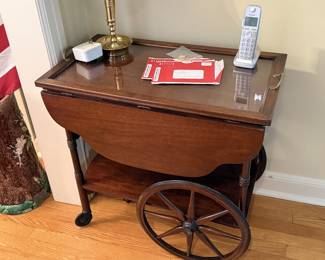 Serving cart