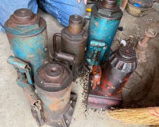Hydraulic Jacks