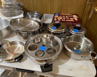 Nice Set Pots & Pans