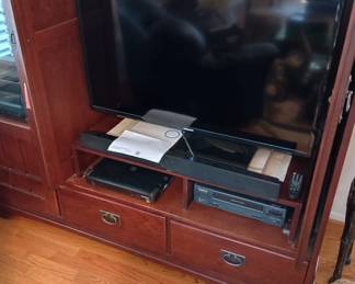 Samsung TV 40 inch LED
SONY sound bar
SONY subwoofer