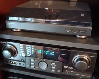 Audio-technica AT-LP 2D USB stereo turntable
Aiwa stereo AV receiver AV-S17
SONY 5 CD changer CDP-CE375