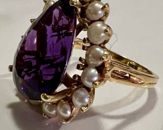14 karat amethyst and pearl ring
