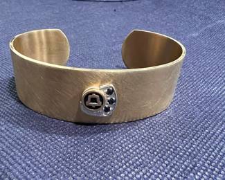 Vtg. 12 K gold filled Illinois Bell bangle bracelet w/3 sapphires