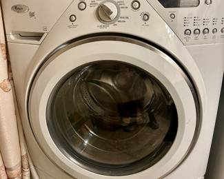 Very nice Whirlpool Duet front-loading washer 
