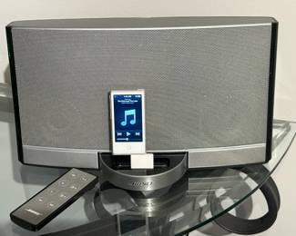 Bose Sound Dock with Ipod A1446 and Remote