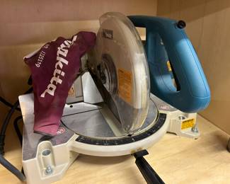 Makita 10" Compound Miter Saw